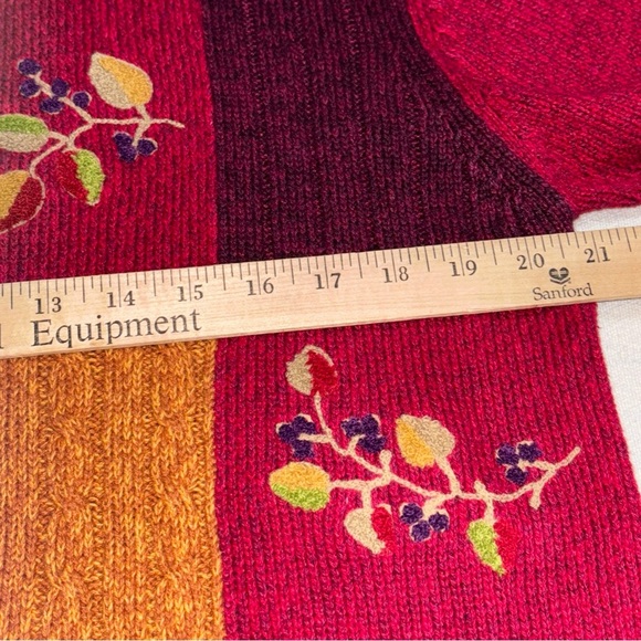 Erika Vtg Women’s‎ SzM Embroidered Fall Floral Toggle Button Cardigan Sweater - Picture 9 of 11